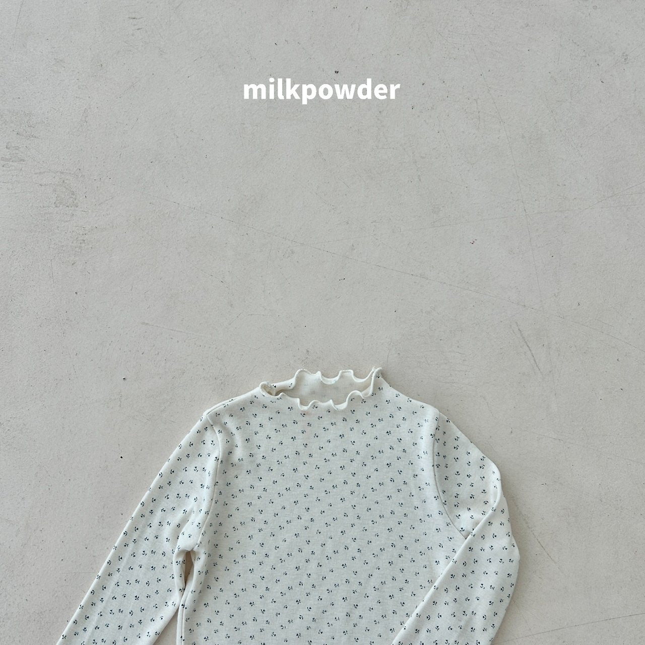 ［milk powder］Mellow flower tee