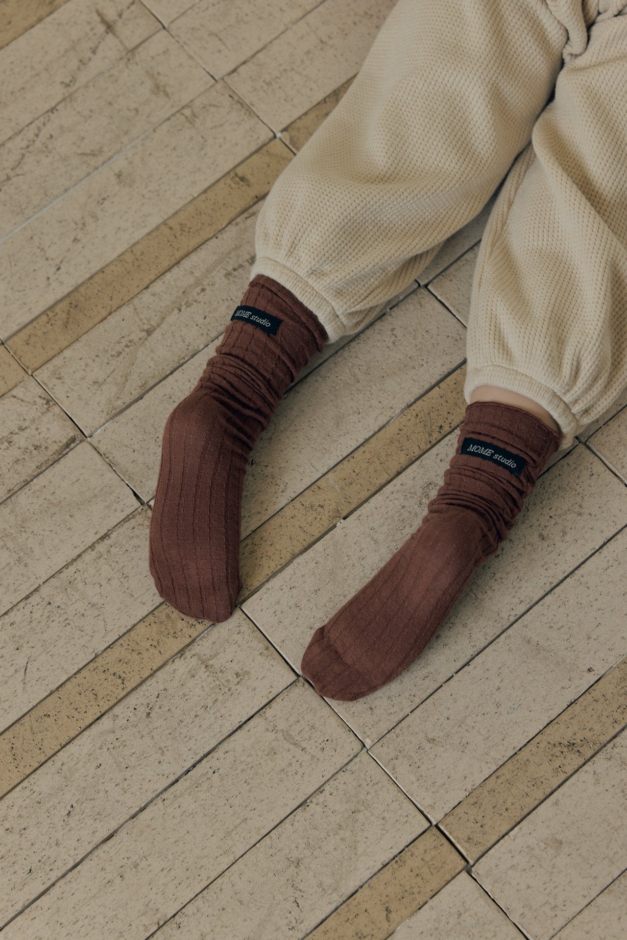 ［mome］Autumn ribbed socks