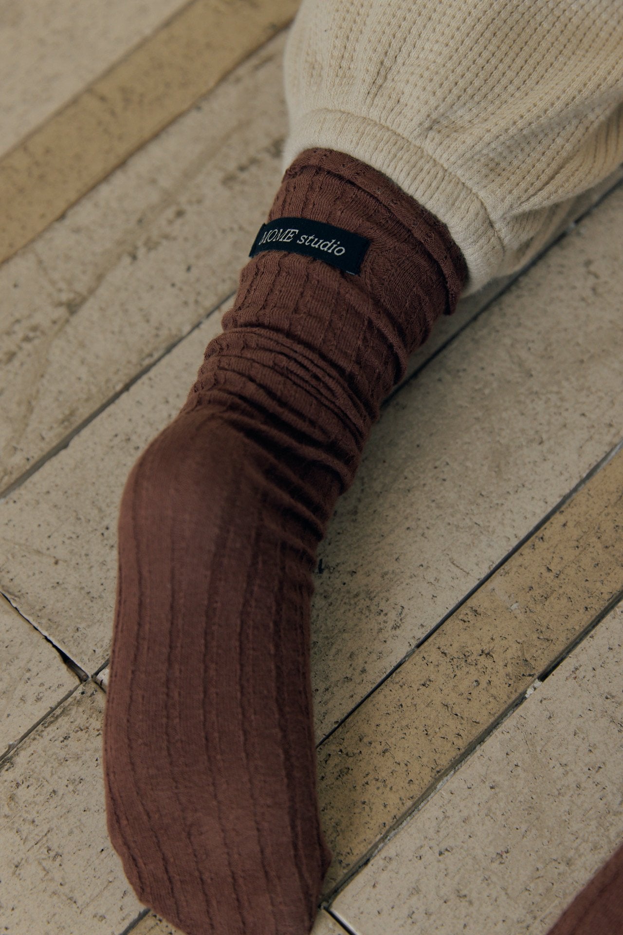 ［mome］Autumn ribbed socks