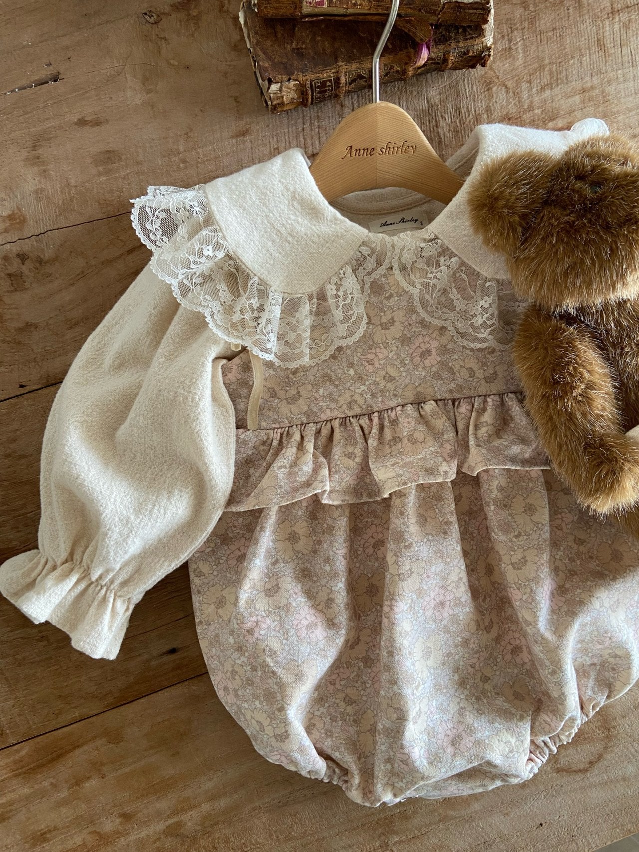 ［Anne shirley］Doha frill ribbon rompers (flower)