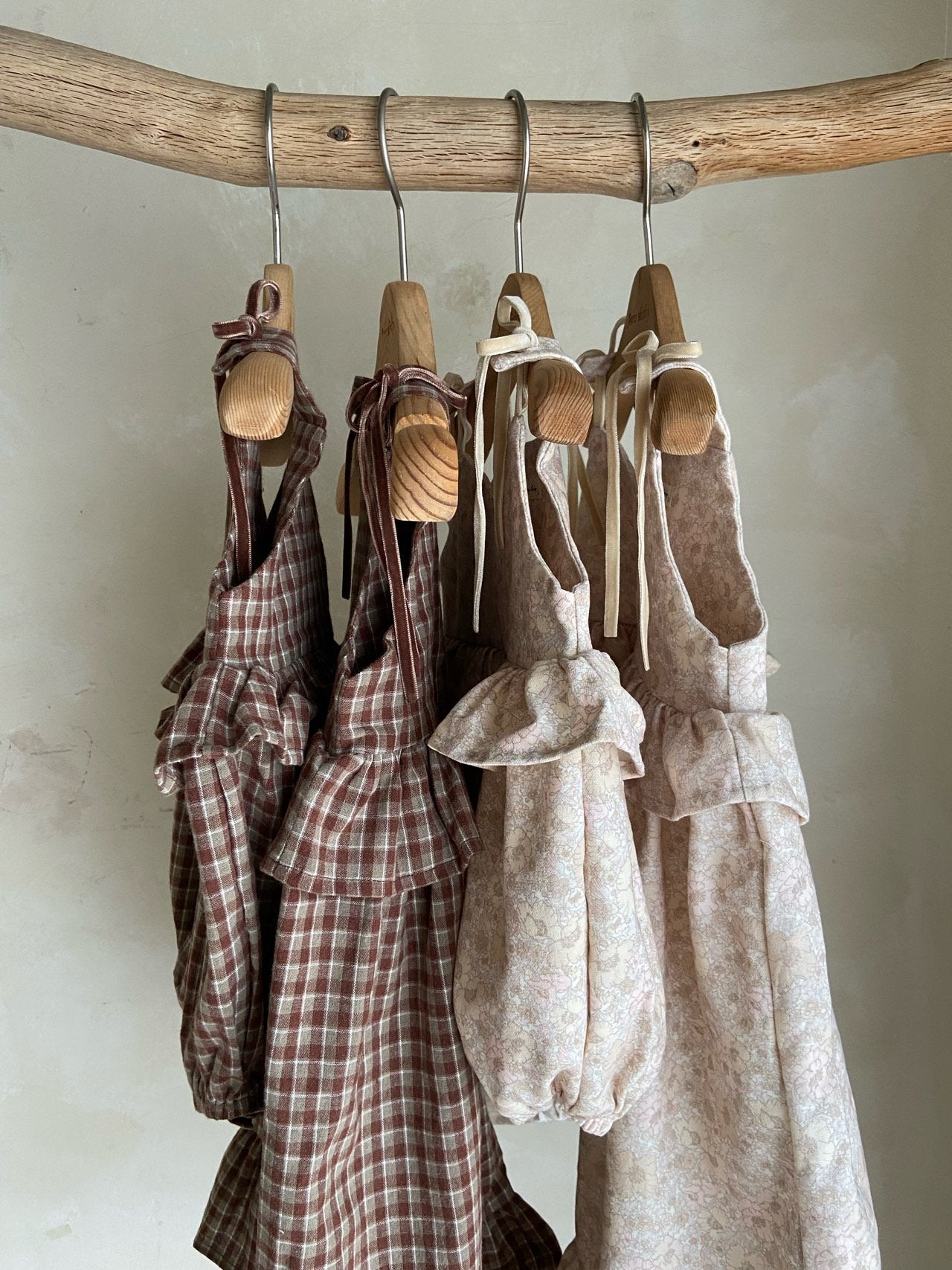 ［Anne shirley］Doha frill ribbon rompers (flower)