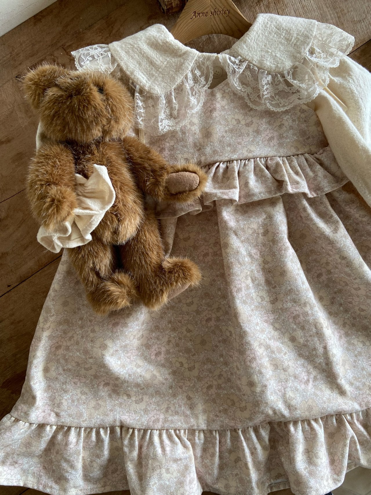 ［Anne shirley］Signature frill ribbon one-piece (flower)
