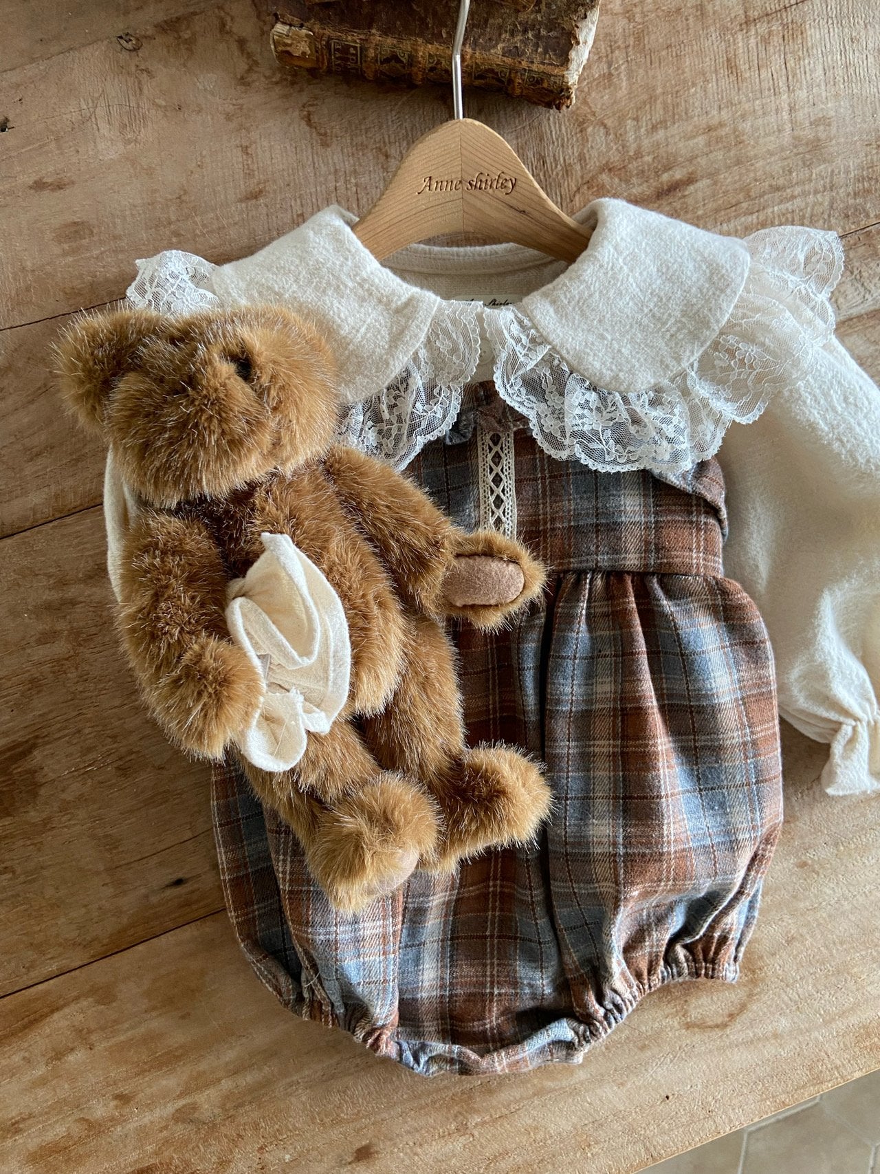 ［Anne shirley］Boe check rompers (brown)