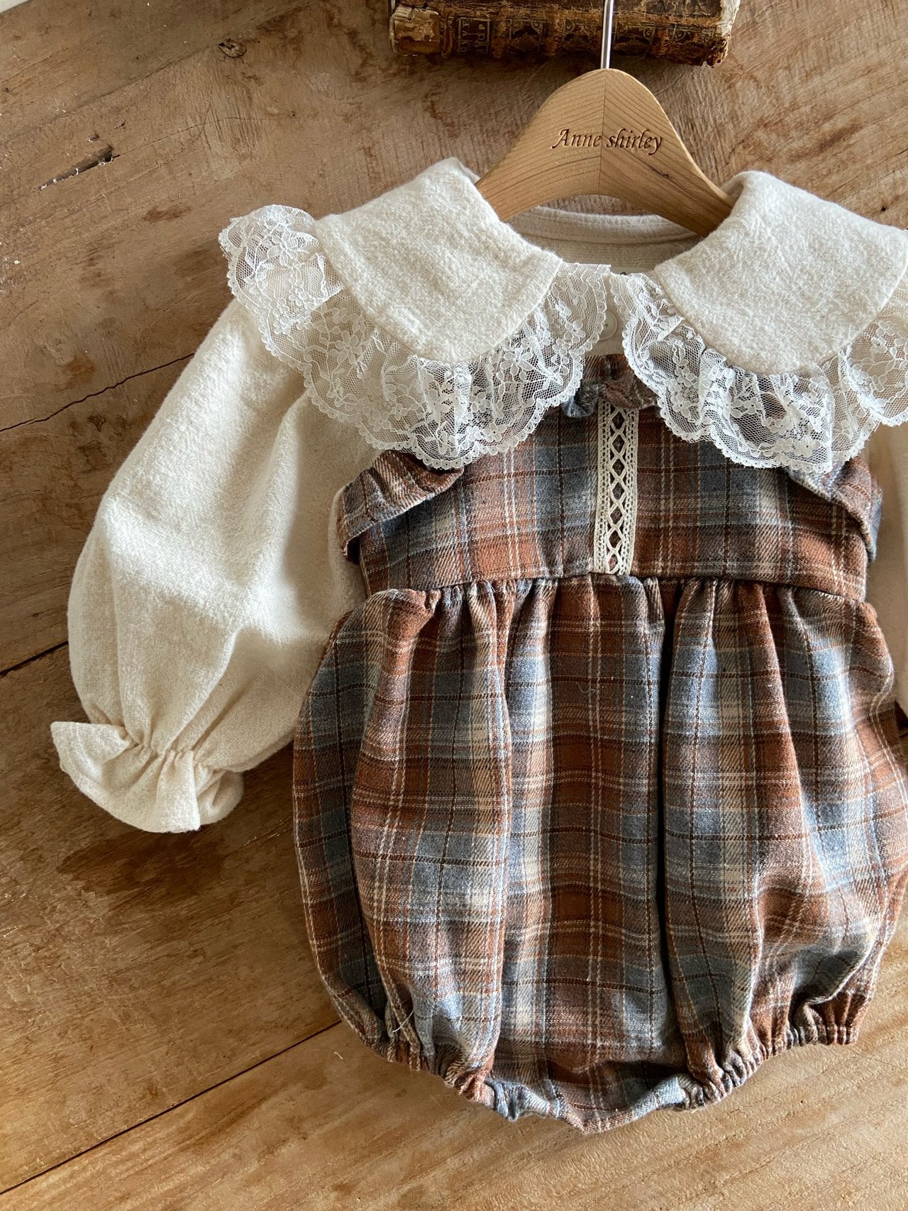 ［Anne shirley］Boe check rompers (brown)