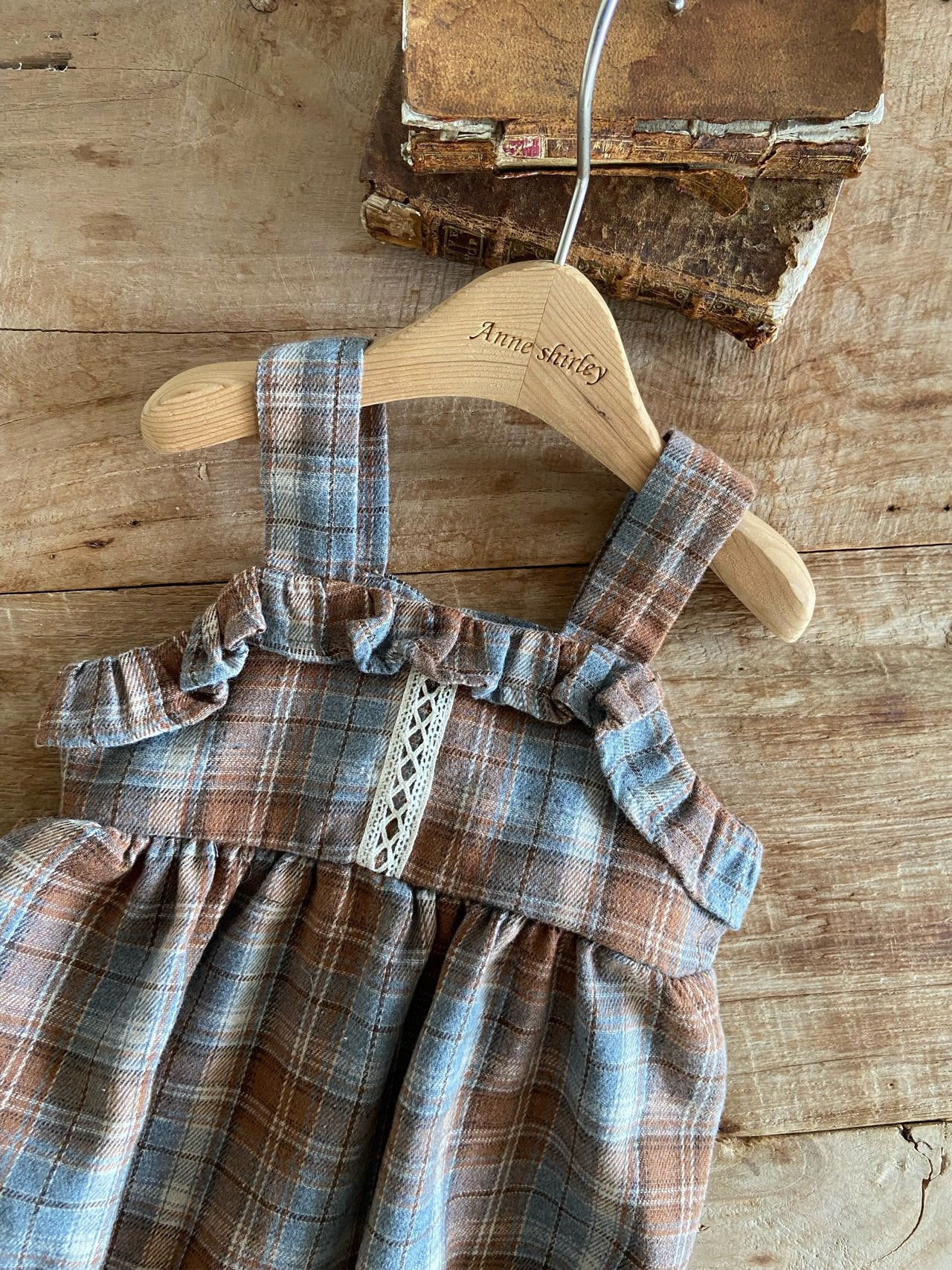 ［Anne shirley］Boe check rompers (brown)