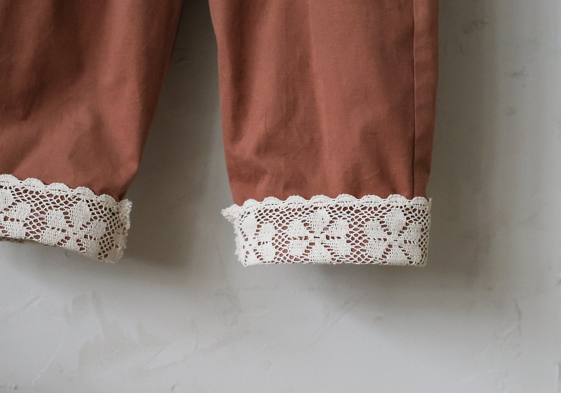 ［FLO］Peanut lace pants
