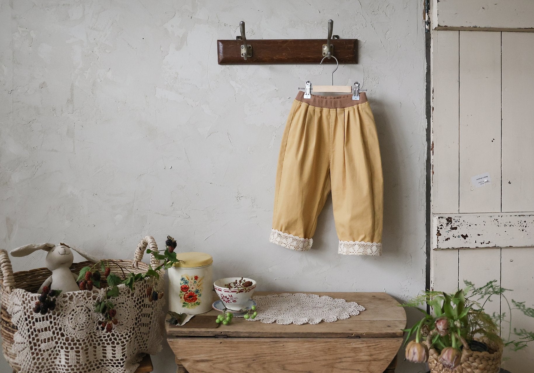 ［FLO］Peanut lace pants