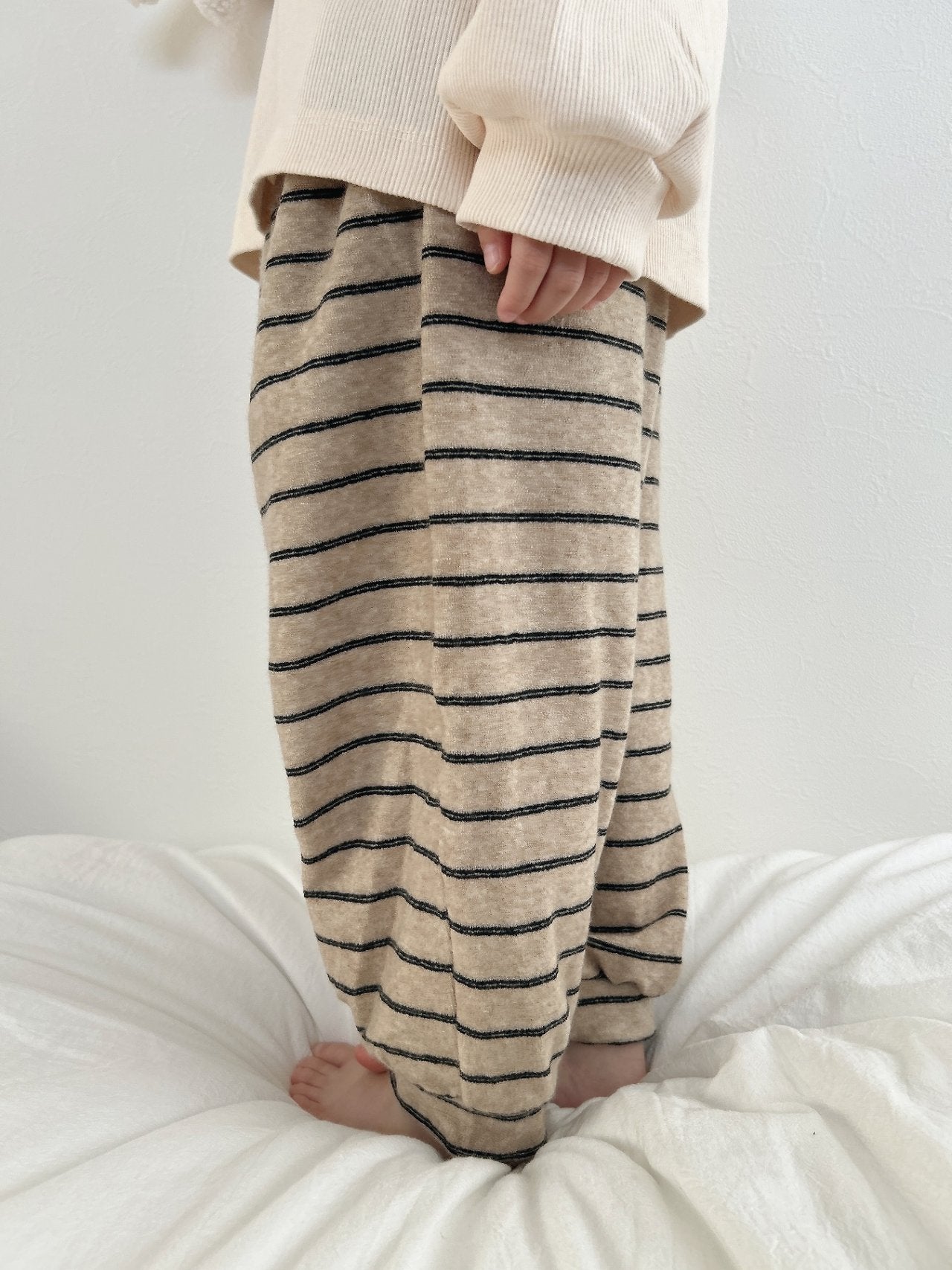 ［MoA］Joy stripe jogger pants