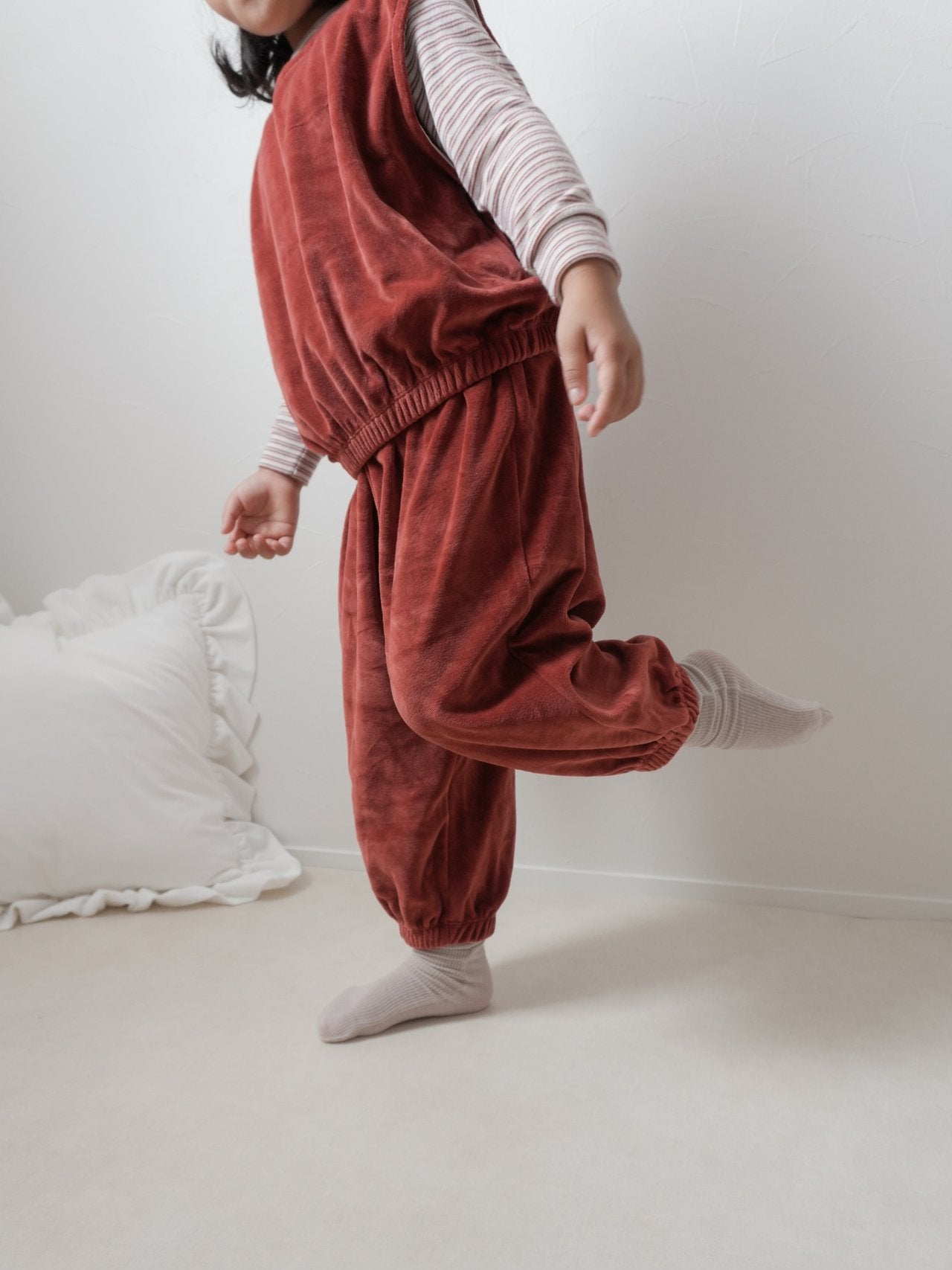 ［MoA］Velvet jogger pants