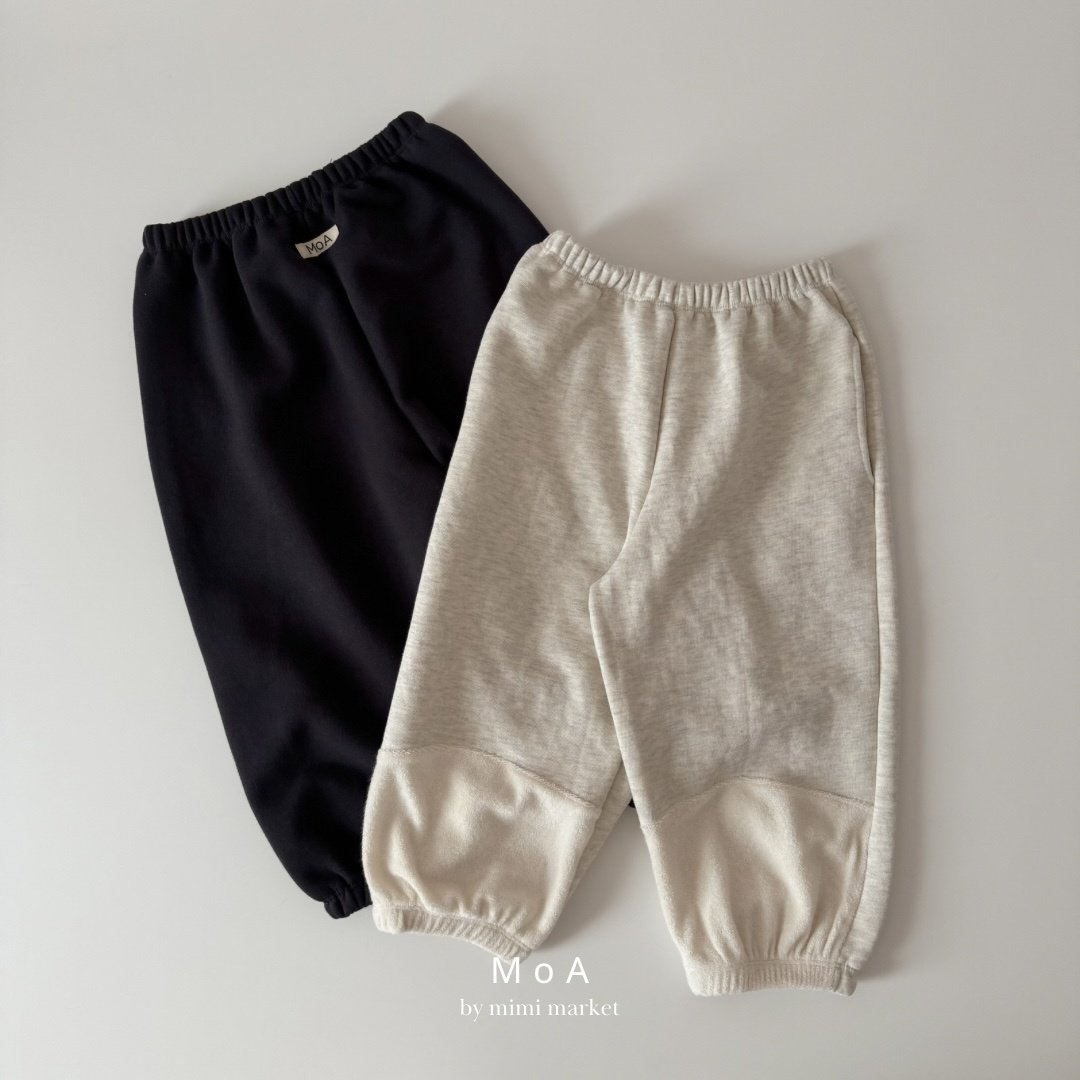 ［MoA］Cream jogger pants