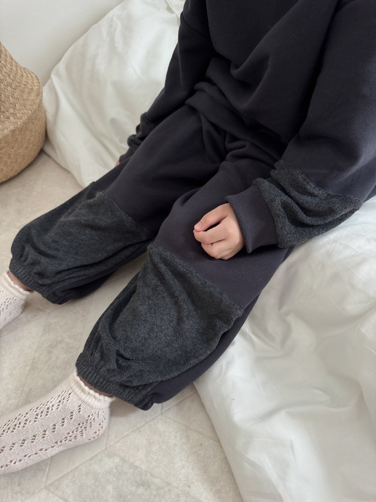 ［MoA］Cream jogger pants