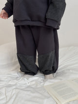 ［MoA］Cream jogger pants