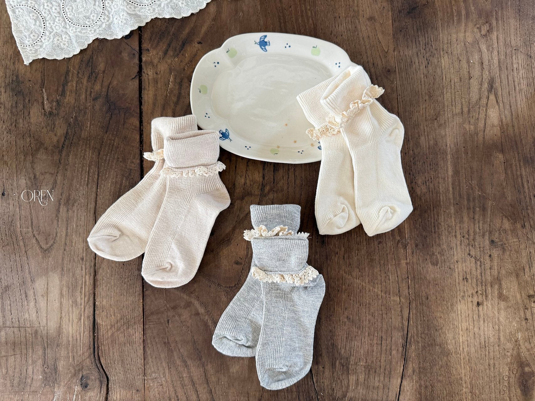 ［OREN］Olive long lace socks