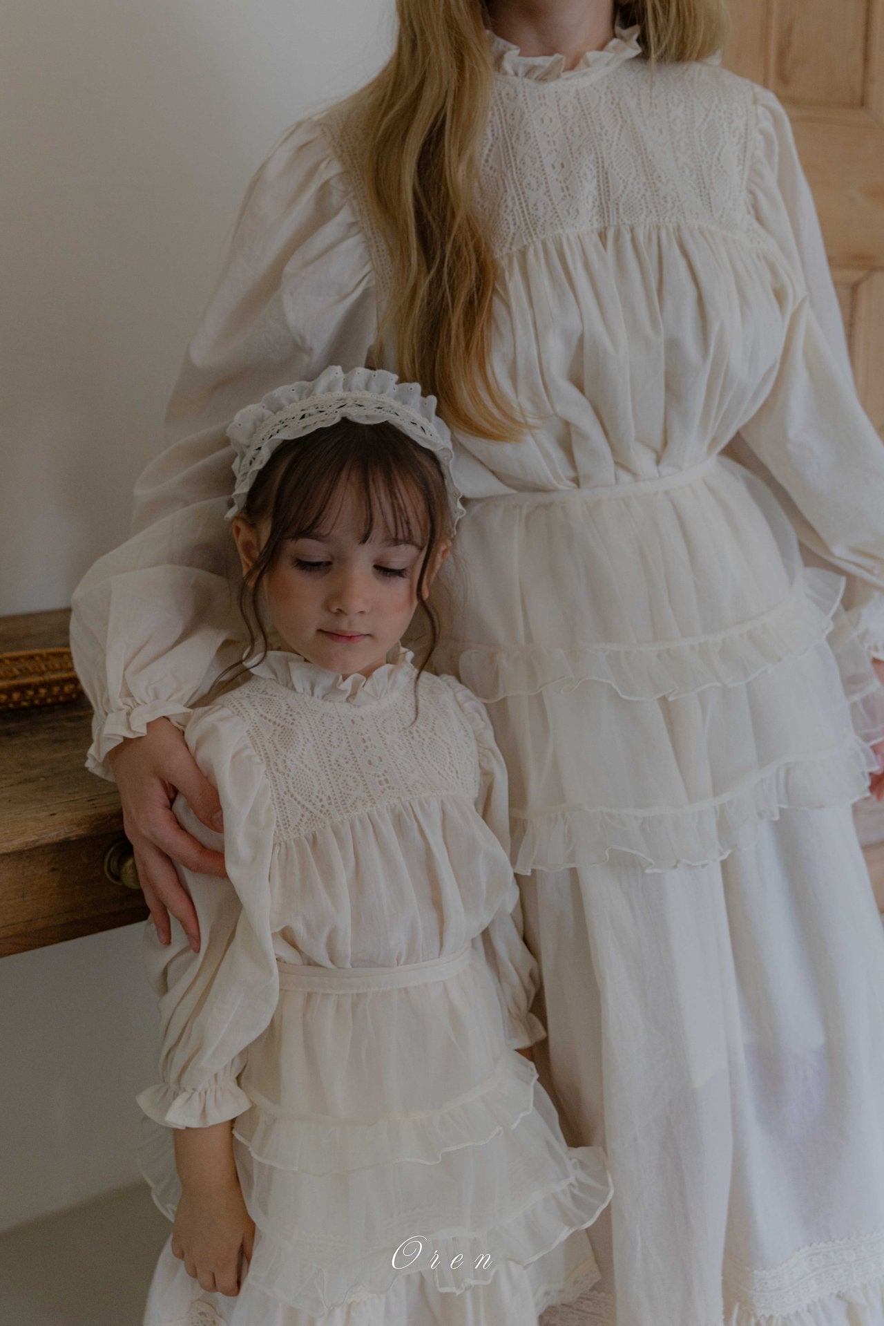 ［OREN］Oganza frill apron (kids)