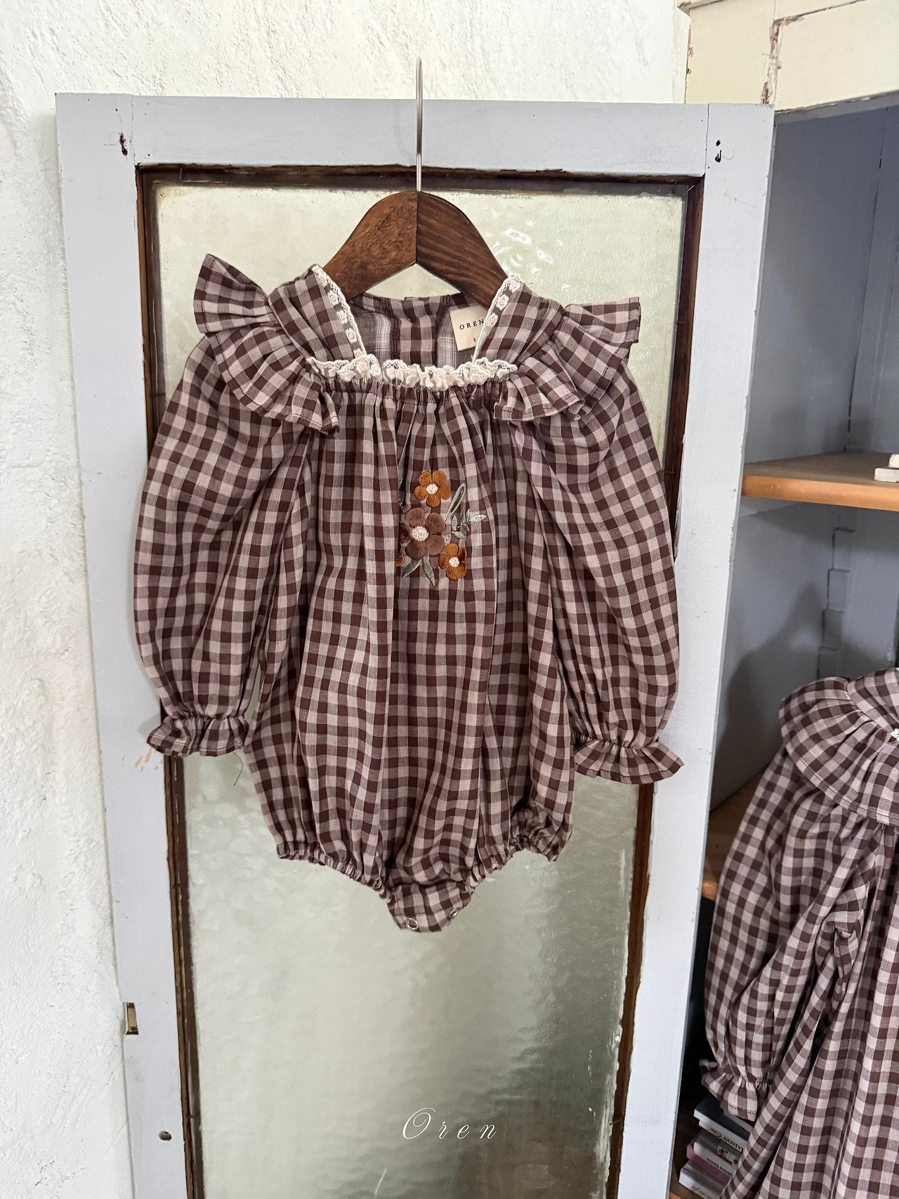 ［OREN］Madeleine embroidery rompers