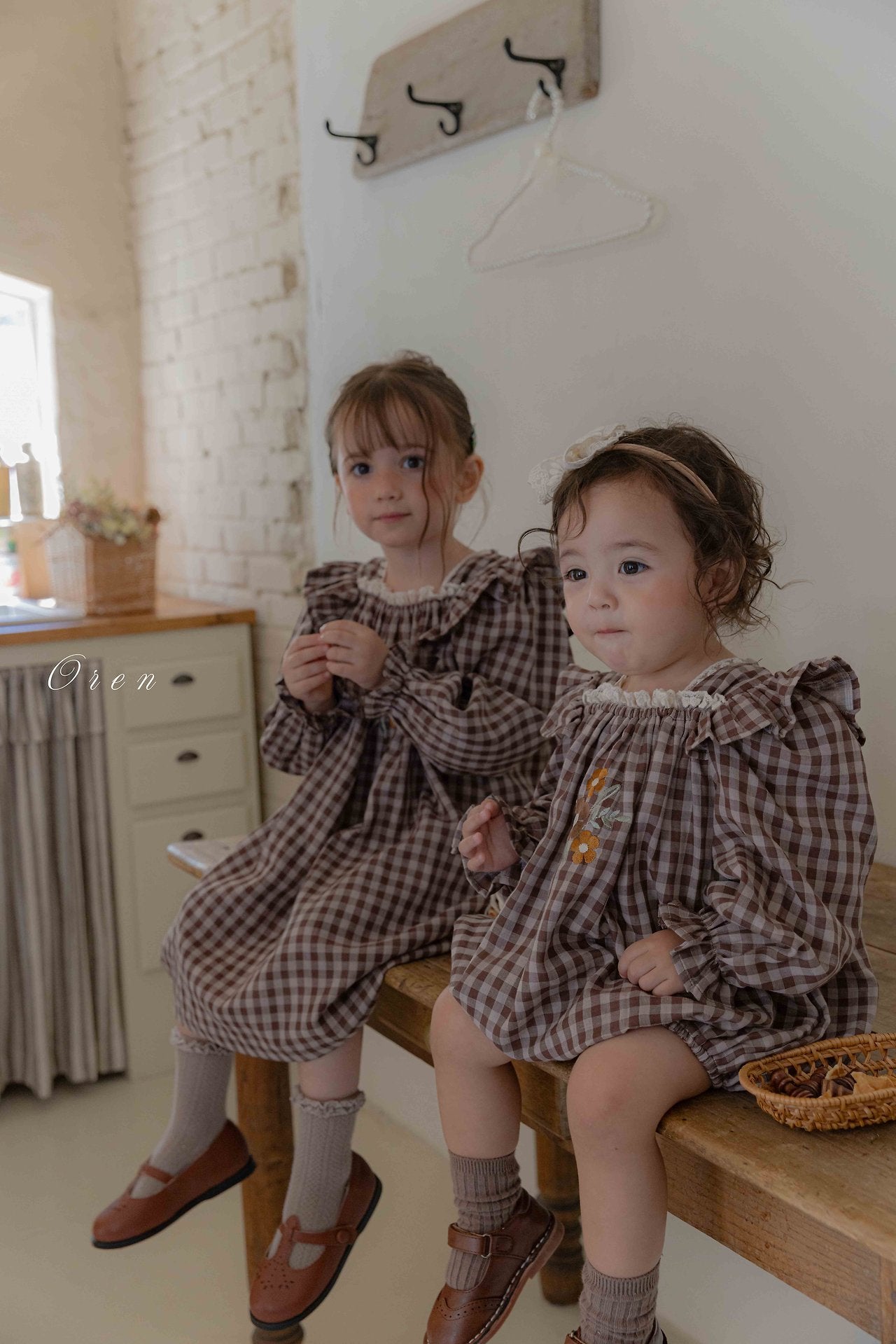 ［OREN］Madeleine embroidery rompers