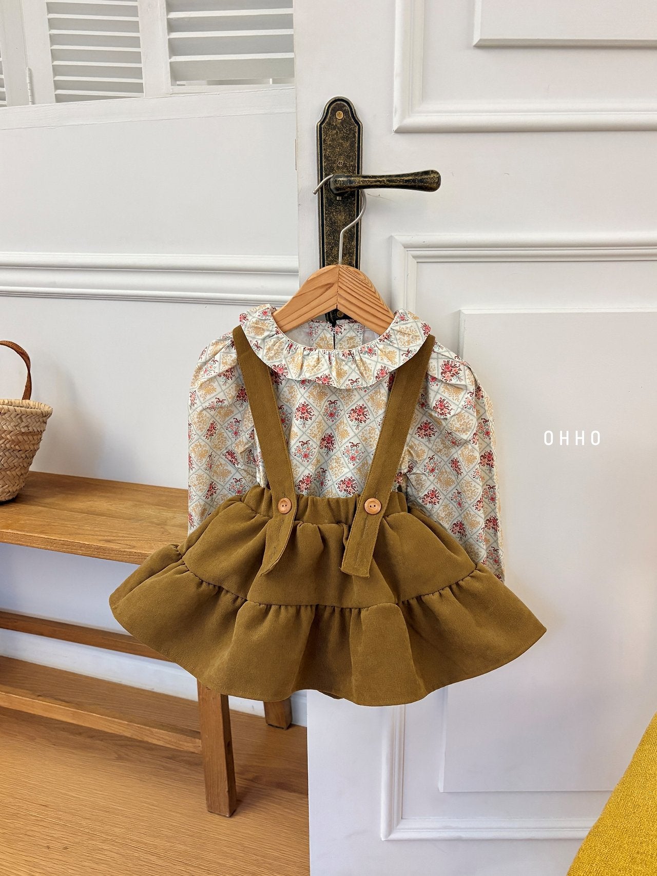 ［ohho］French shirring strap skirt