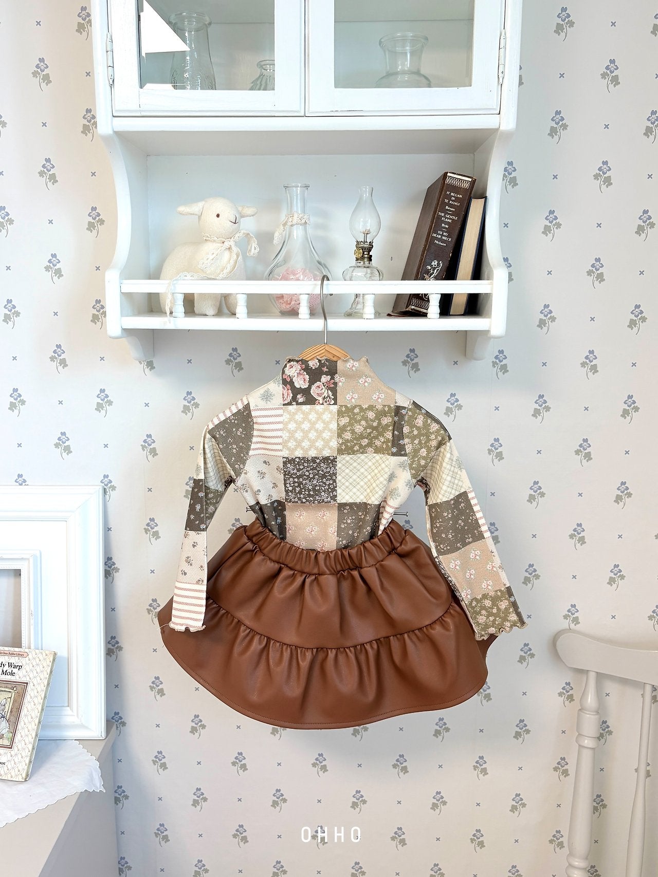 ［ohho］Sweet half-neck tee