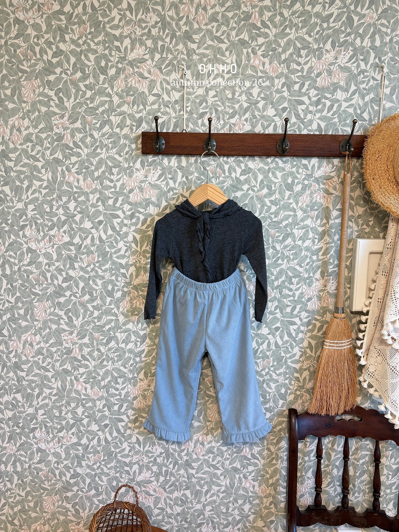 ［ohho］Soft corduroy frill pants