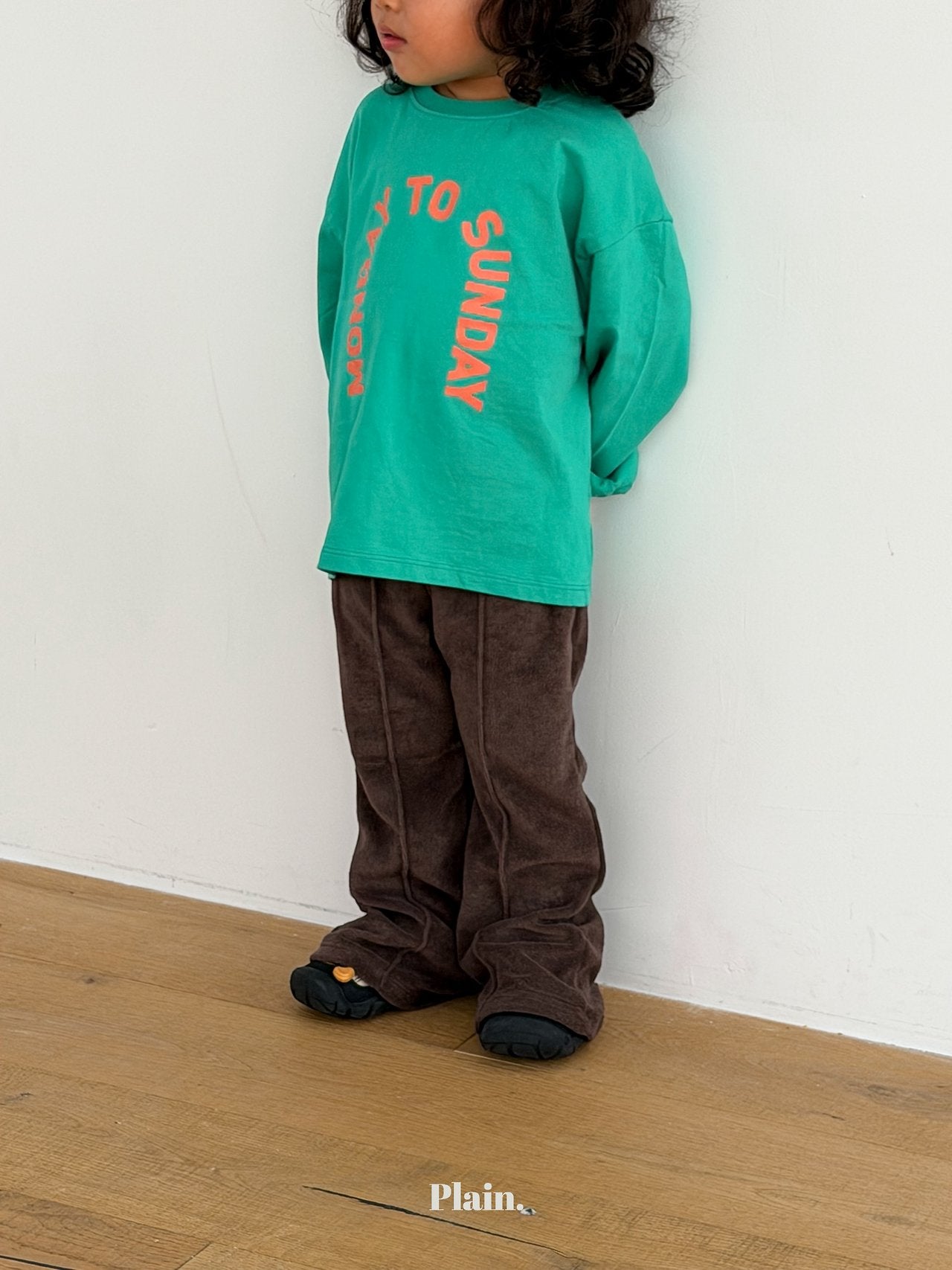 ［plain］ Monday to Sunday tee