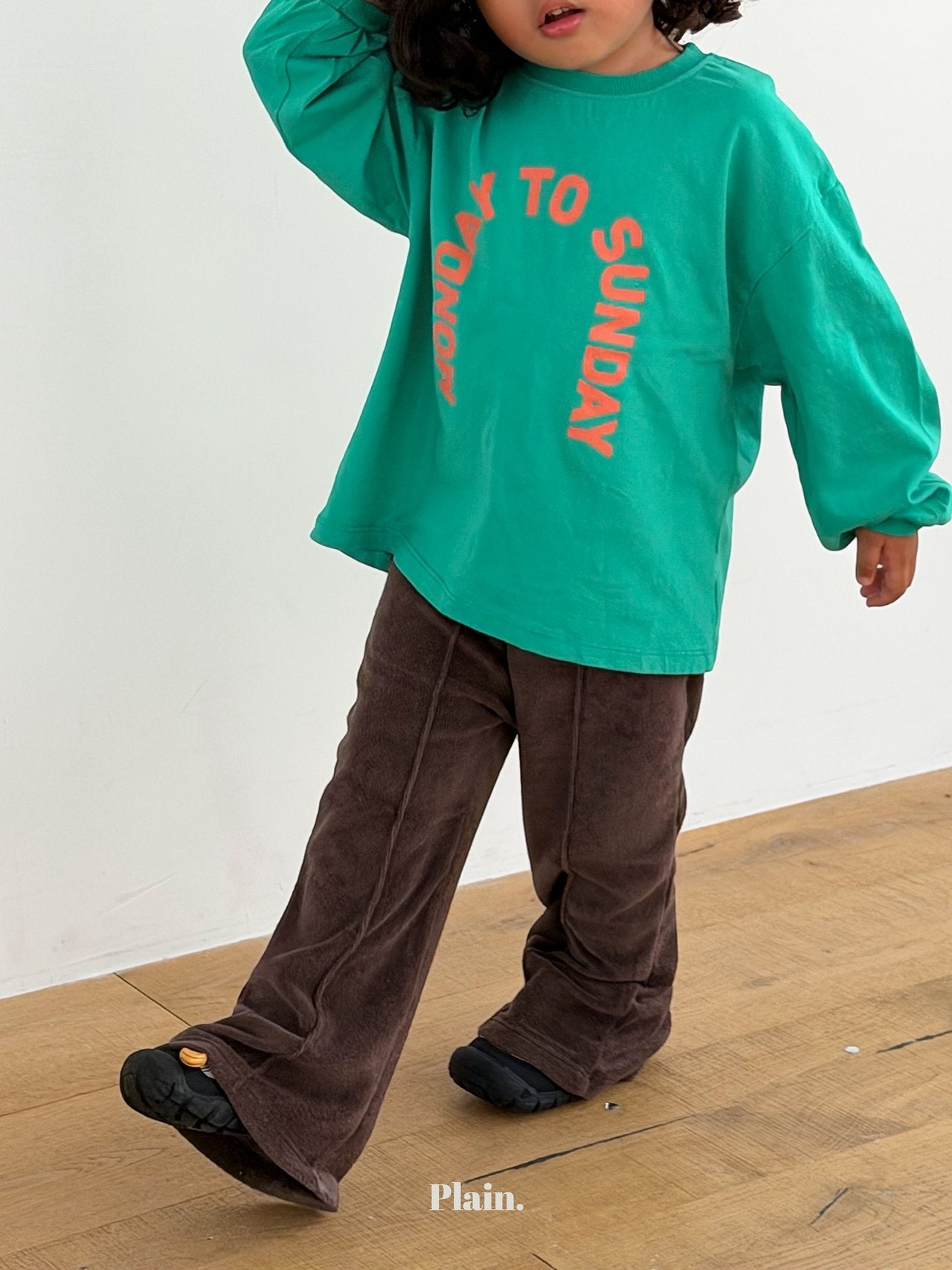 ［plain］ Monday to Sunday tee