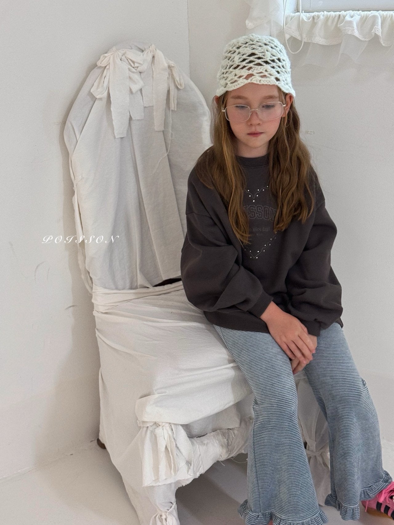 ［poisson］Poisson embroidery sweatshirt