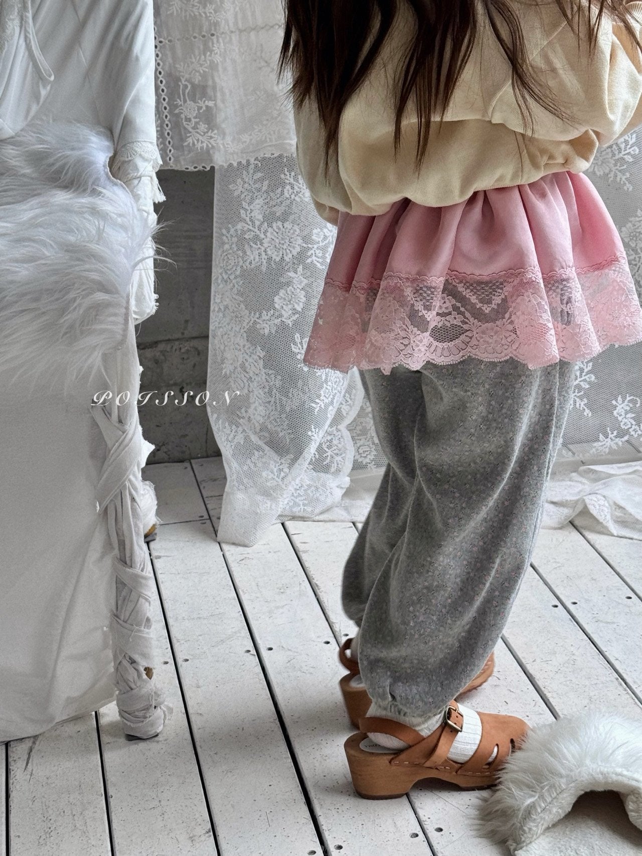 ［poisson］Frill jogger pants