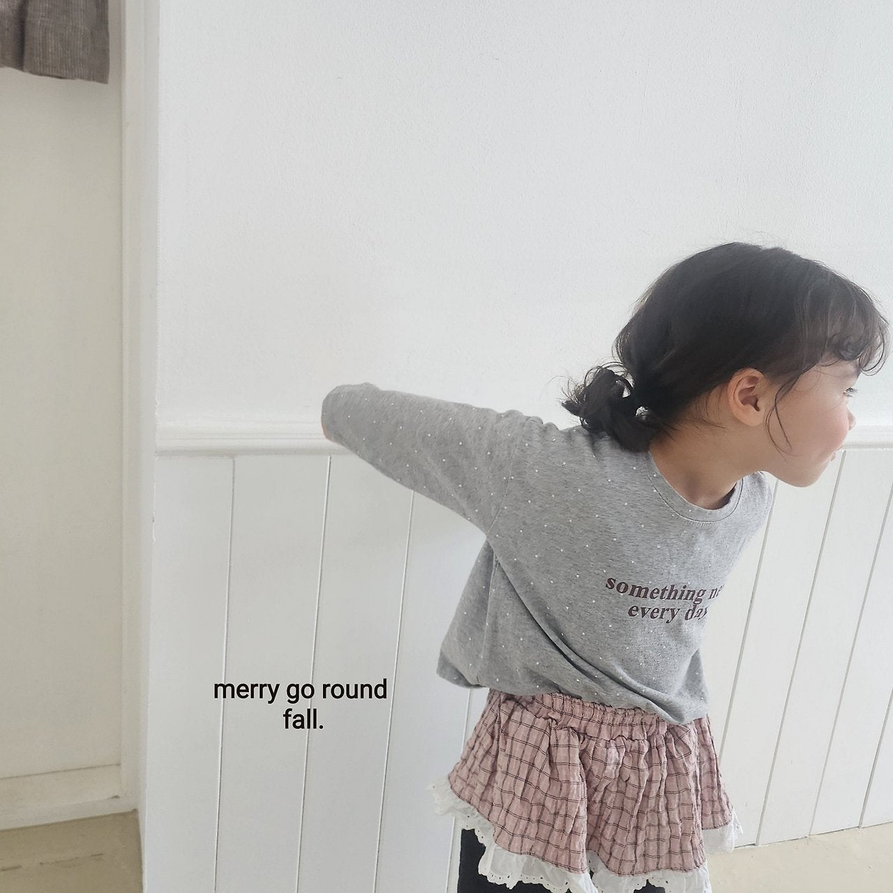 ［merry go round］Mini dot something tee
