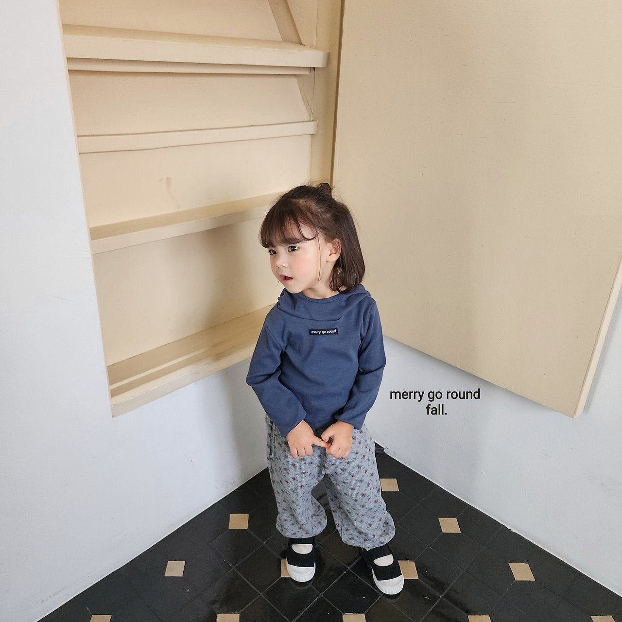 ［merry go round］Flower jogger pants