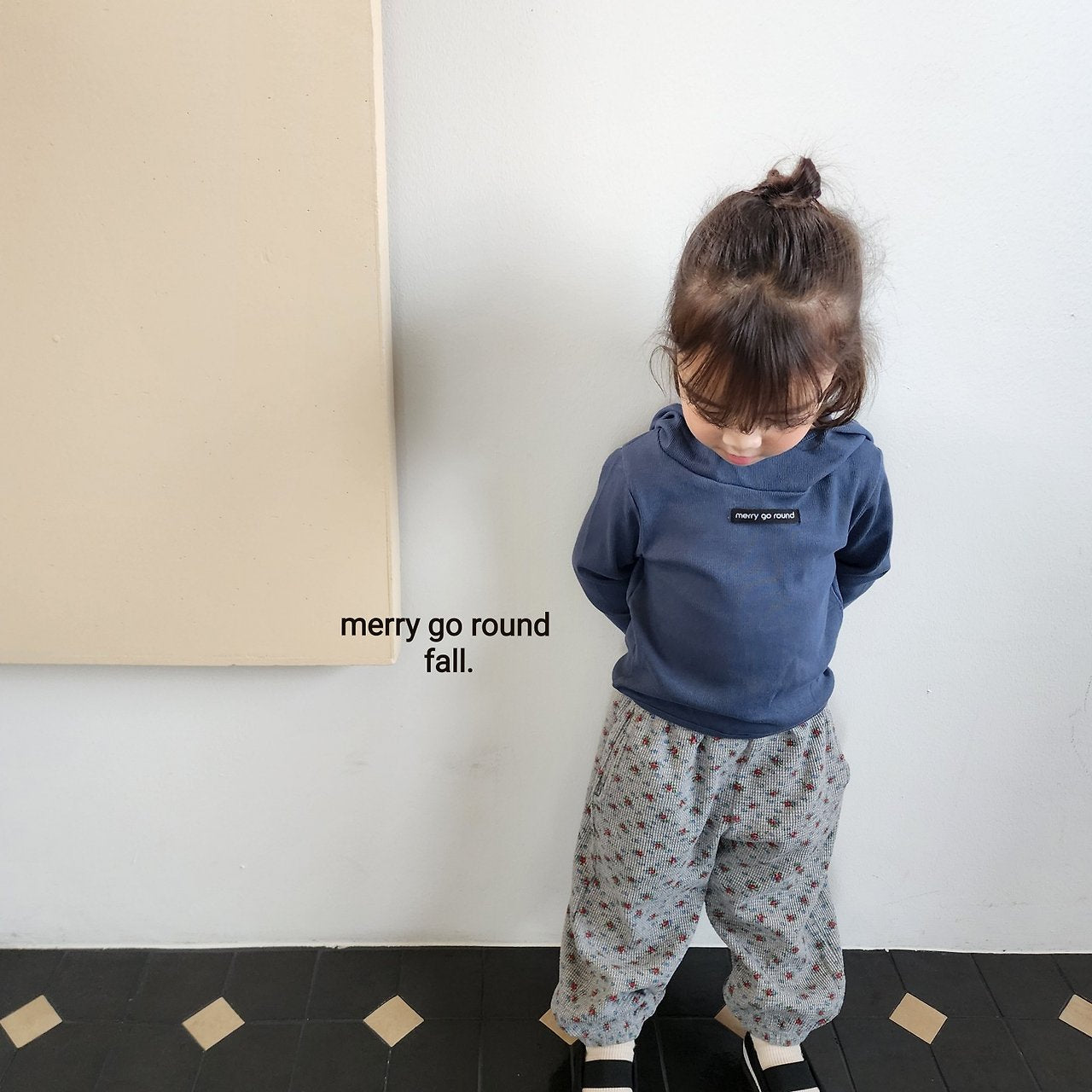 ［merry go round］Flower jogger pants