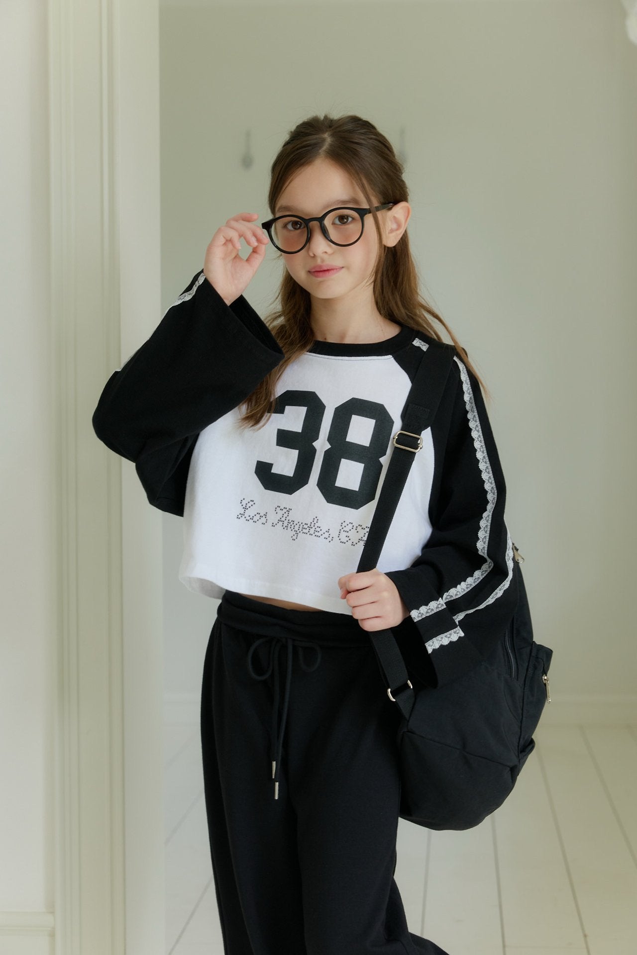 [DOREDORE] Lace raglan crop tee