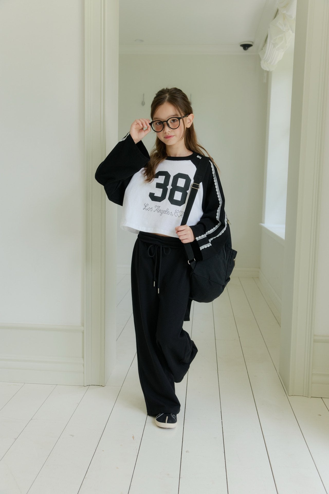[DOREDORE] Lace raglan crop tee