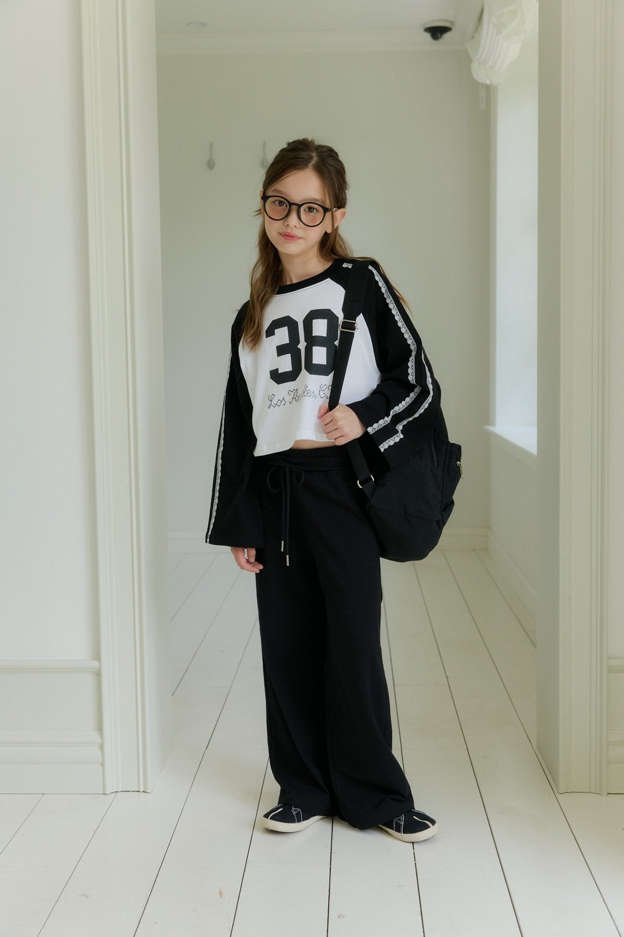 [DOREDORE] Lace raglan crop tee