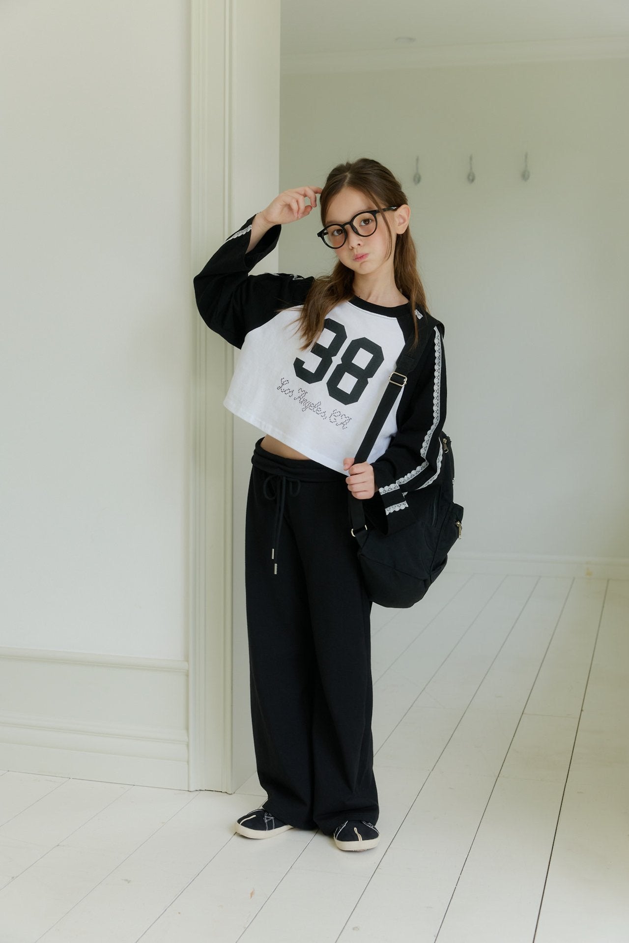 [DOREDORE] Lace raglan crop tee