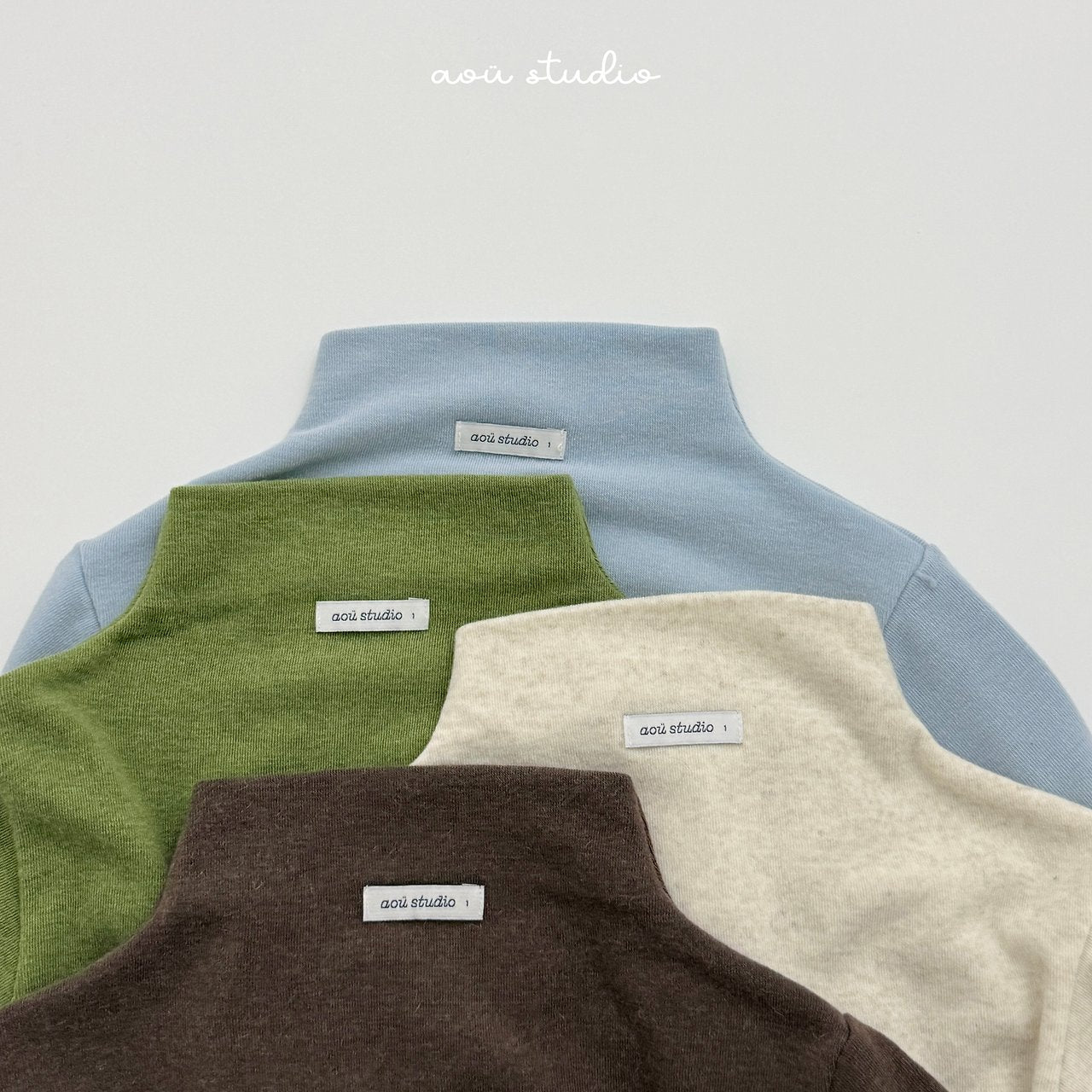 [aou studio] Who U turtleneck tops