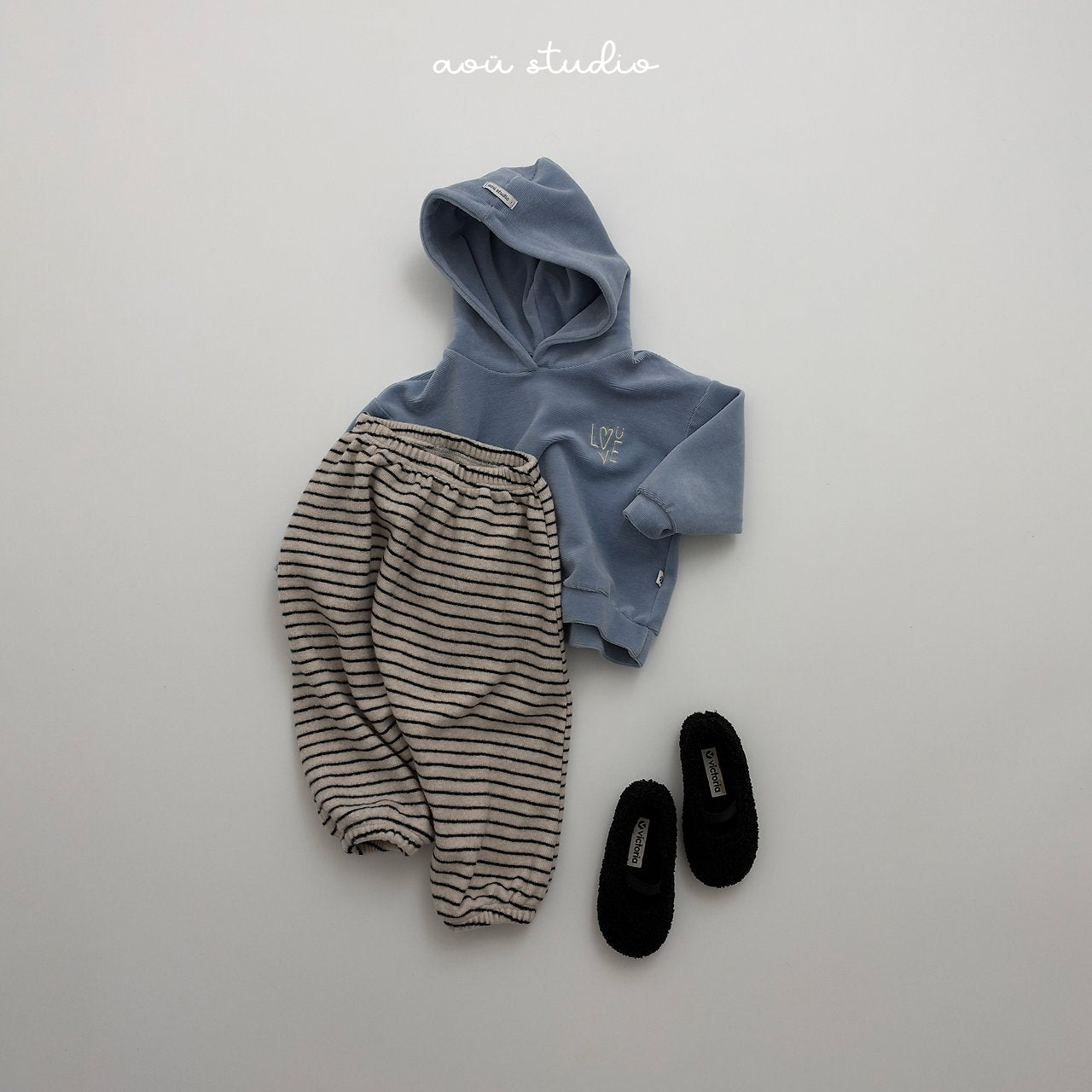 [aou studio] Beluga hoodie