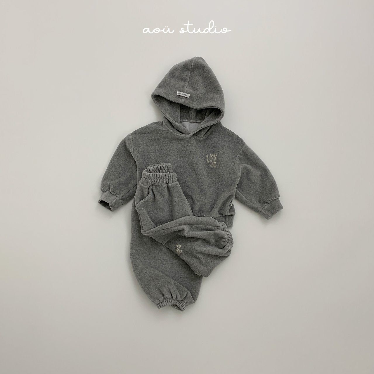 [aou studio] Beluga hoodie