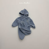 [aou studio] Beluga hoodie