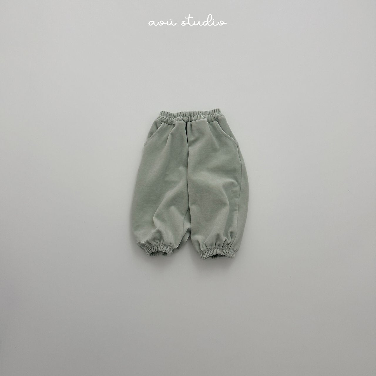 [aou studio] Beluga jogger pants