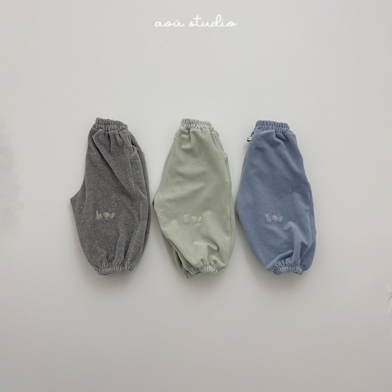 [aou studio] Beluga jogger pants
