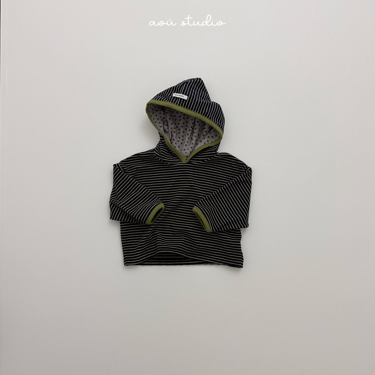 [aou studio] Strawberry hoodie