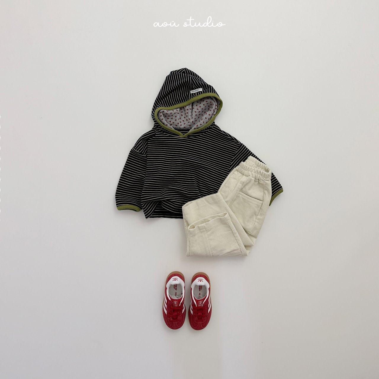 [aou studio] Strawberry hoodie