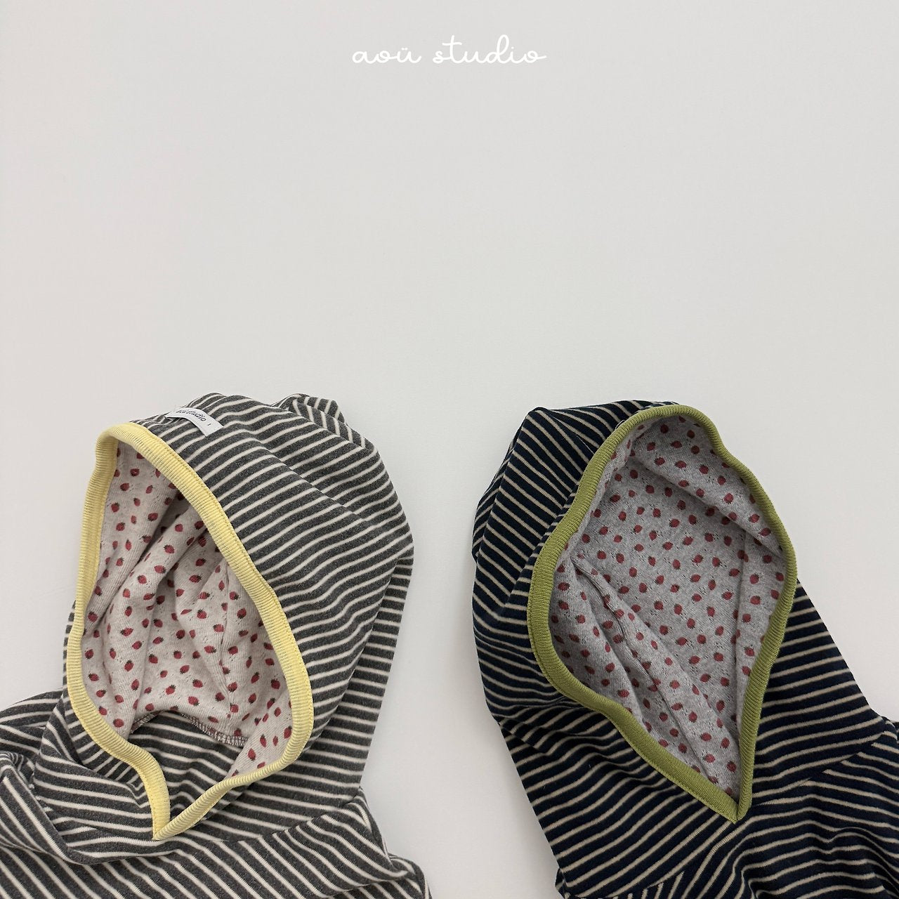 [aou studio] Strawberry hoodie