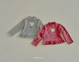 [momo ann] Milk heart frill tops