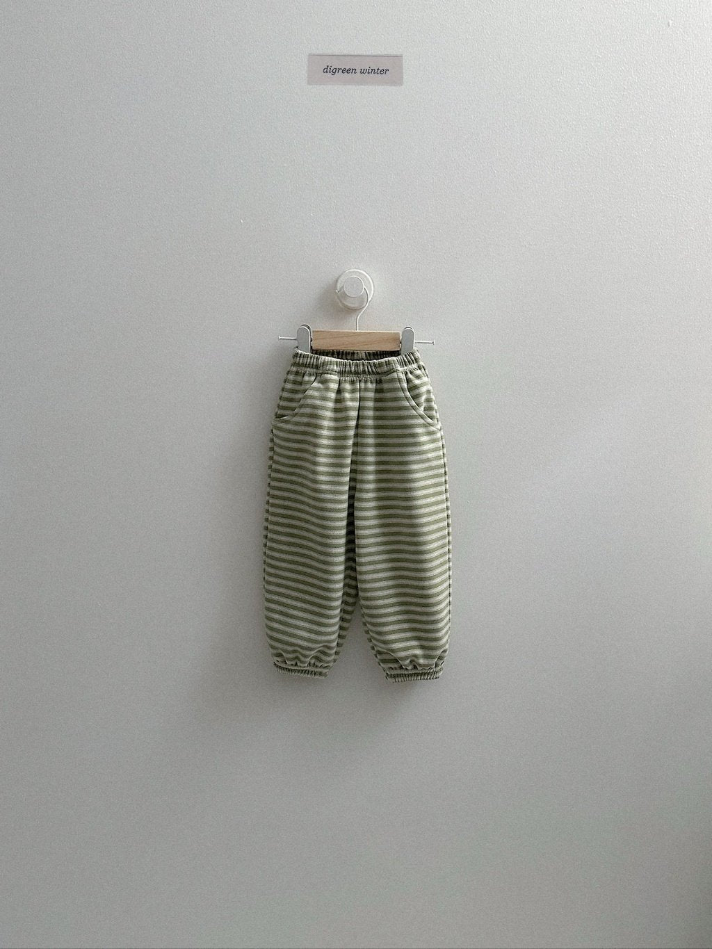 [digreen] Cherry ST Jogger Pants