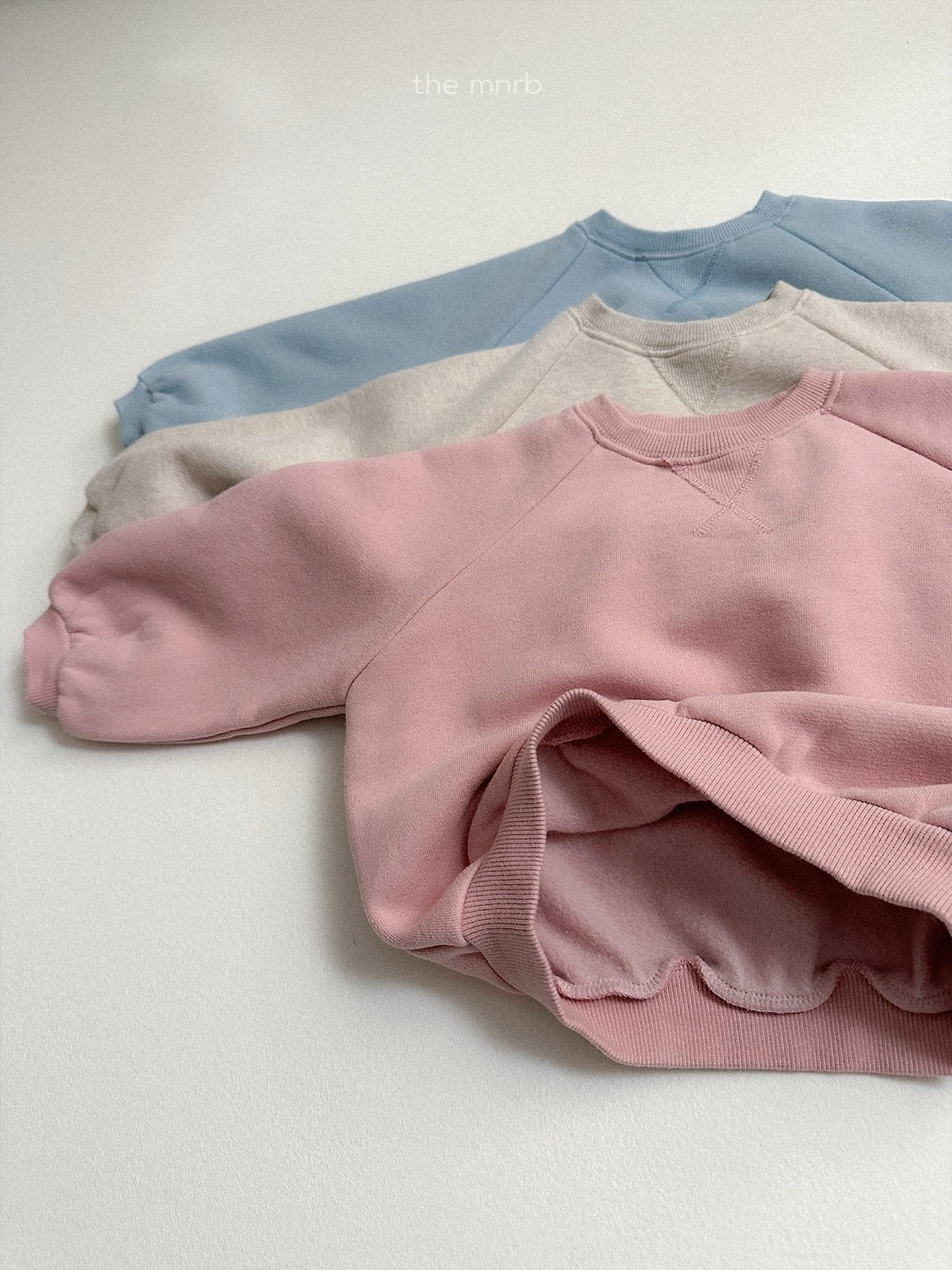 [minirobe] Raglan rounded sweatshirt