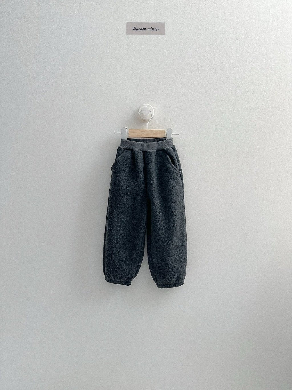 [digreen] Polis Jogger Pants
