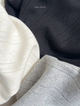 [minirobe] Eyelet turtleneck tee