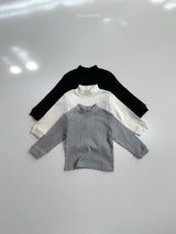 [minirobe] Eyelet turtleneck tee