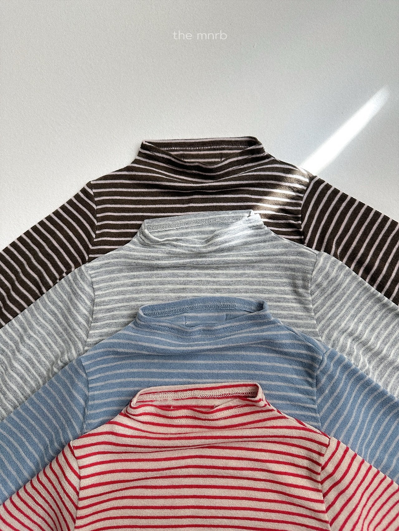 [minirobe] Merry mock neck tee
